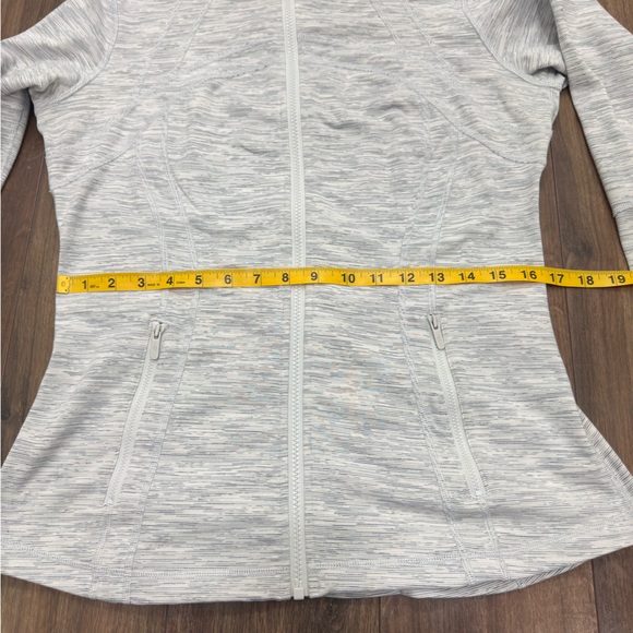 Lululemon define jacket size 12 - Picture 7 of 9